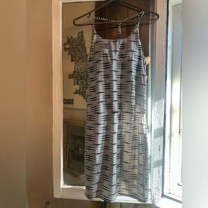 Athletica sports address with bra, size small